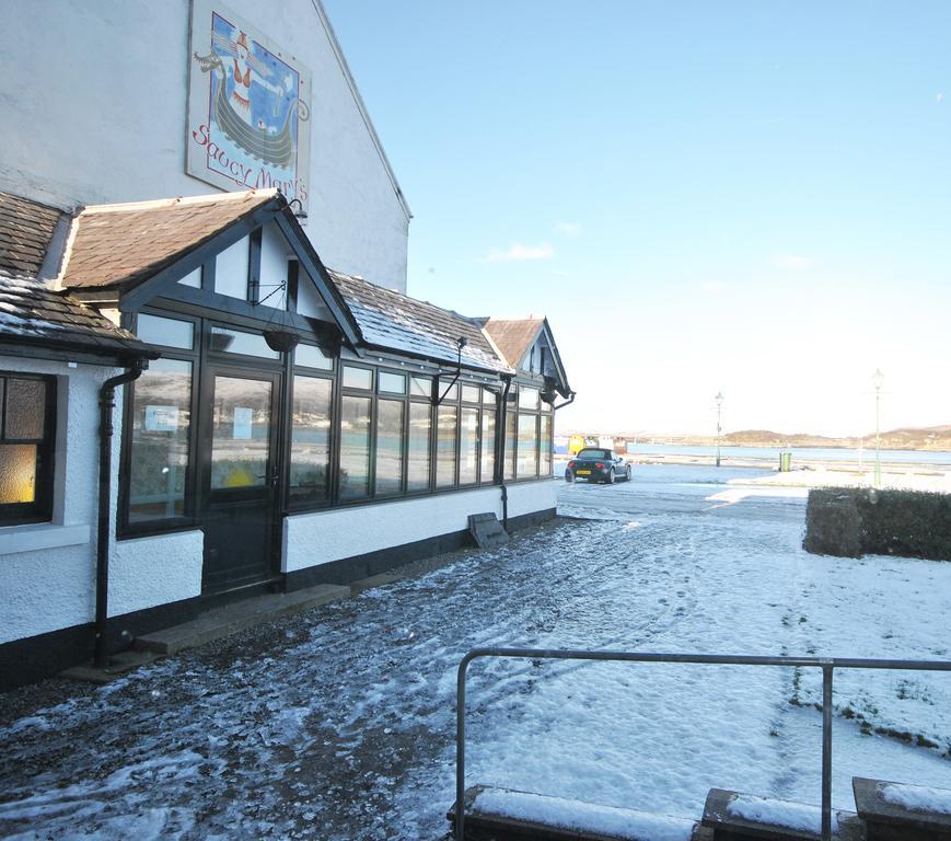 Saucy Mary'S Hostel Kyleakin Exterior photo