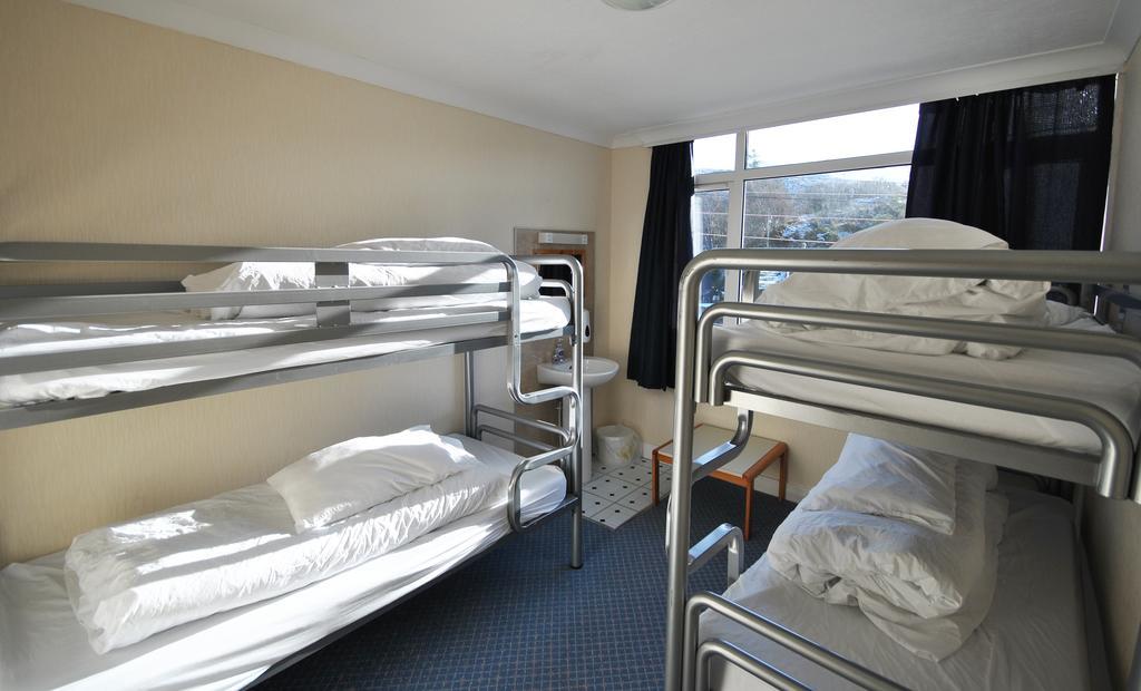 Saucy Mary'S Hostel Kyleakin Room photo